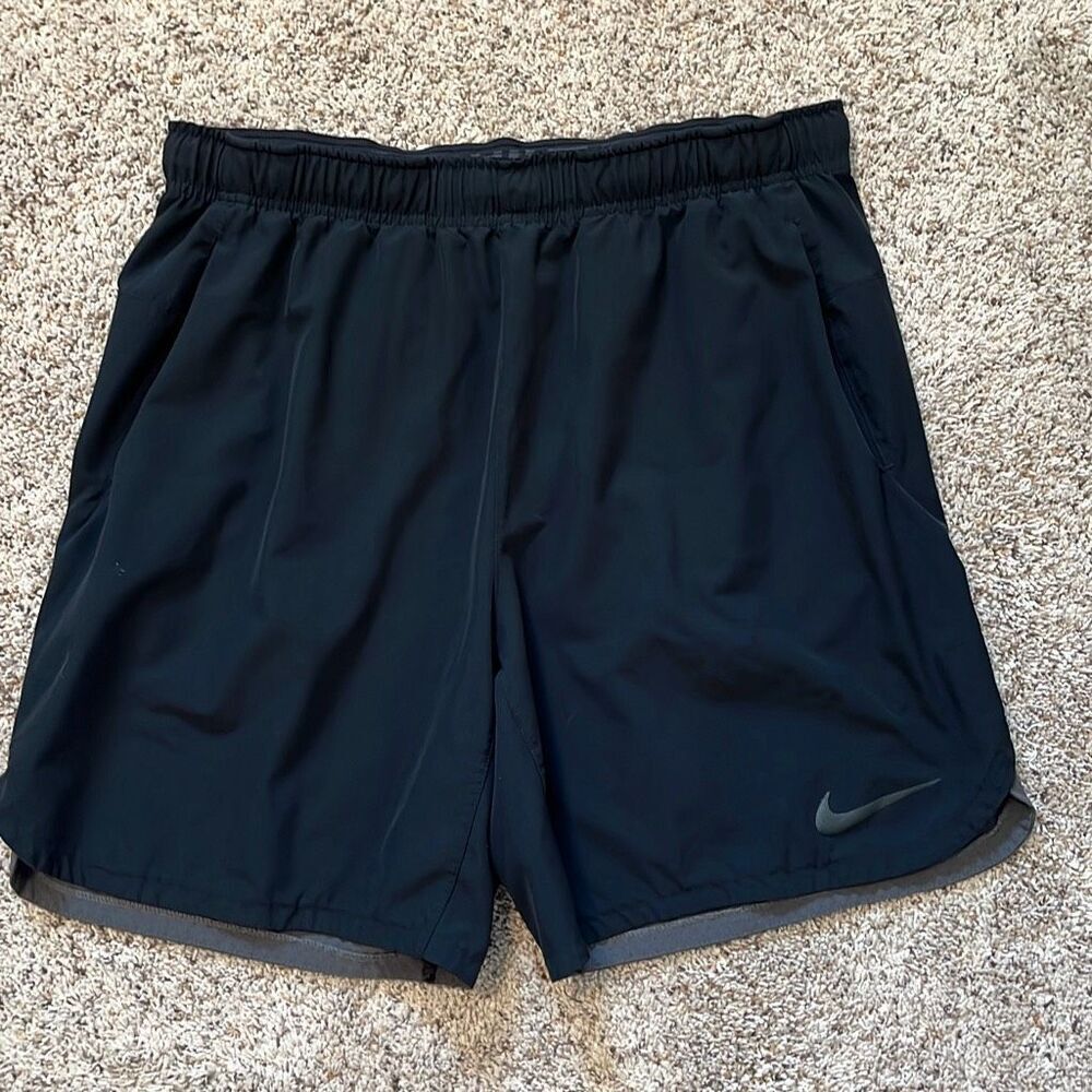 Nike Black Gray Dri-Fit Men’s Shorts Size Large‎